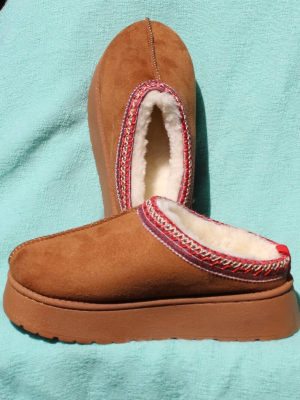 NWOT Women's Platform Microsuede Cozy Clog Slipper Size EU 40 = US 9.0-9.5